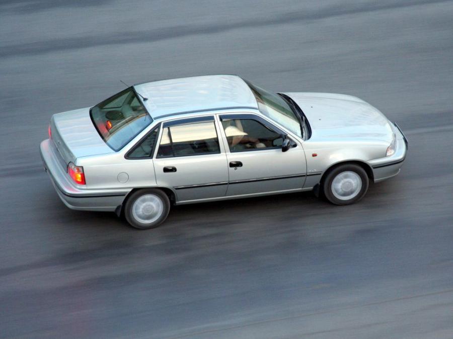  Daewoo Nexia Sedan 1994 года  (фото 5 из 9)